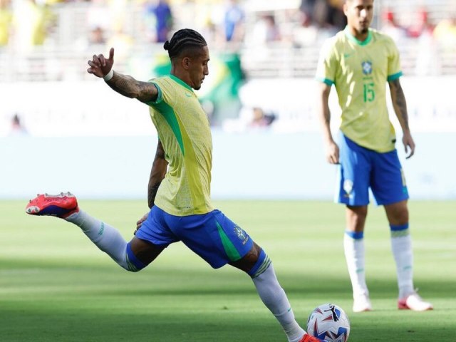 Colmbia, avana em segundo no Grupo D e ir enfrentar o Uruguai nas quartas de final