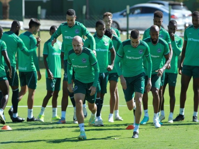 Invicto em casa, Gois recebe a Chapecoense para voltar a integrar o G-4