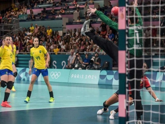 Defesas de goleira de handebol do Brasil viralizam na web; confira