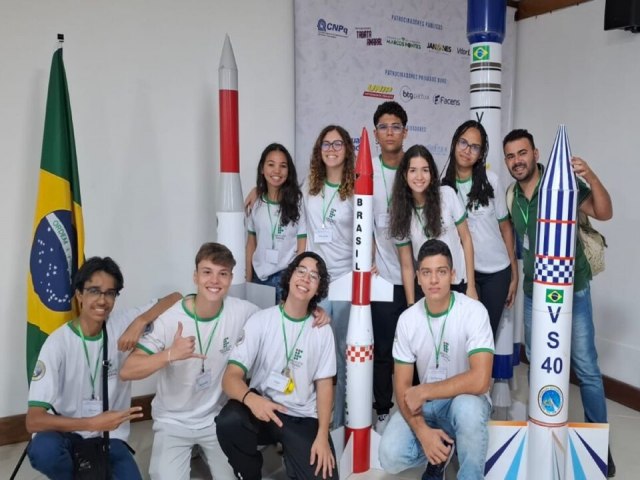 Estudantes do IFG, de Trindade, conquistam ouro em competio nacional de foguetes