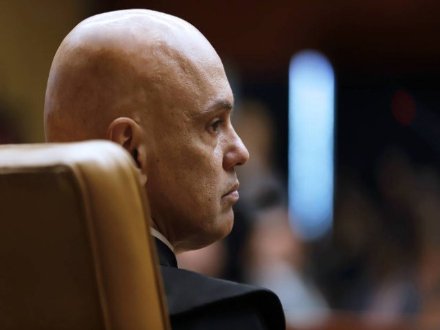 Moraes determina multa de R$ 50 mil a quem acessar X, de Elon Musk, no Brasil