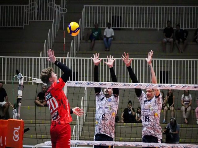 Neurologia Ativa estreia com derrota para o Sesi-Bauru na Superliga A