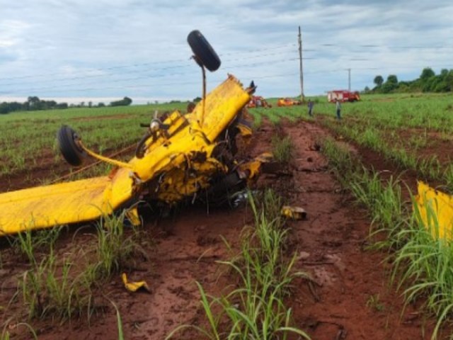 Avio cai em plantao de cana e piloto morre, em Quirinpolis