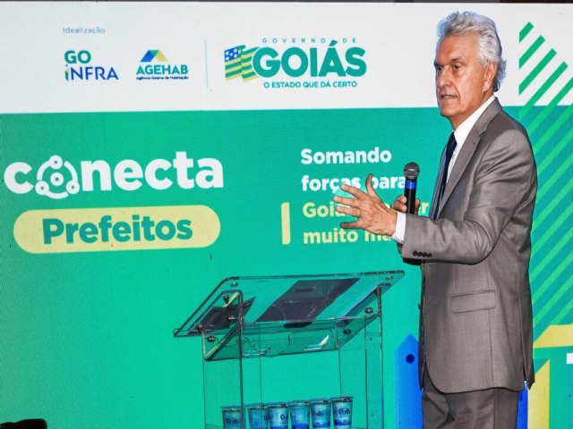 Caiado anuncia pacote de obras a prefeitos eleitos