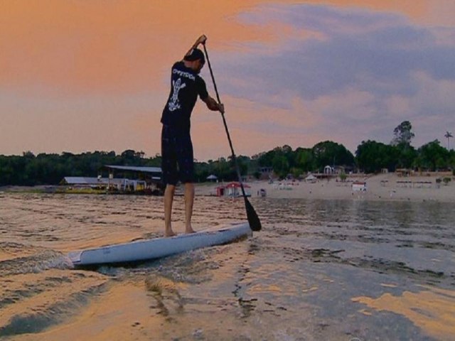 O Stand Up Paddle (SUP)  um esporte que consiste na remada em p sobre uma prancha de surfe. 