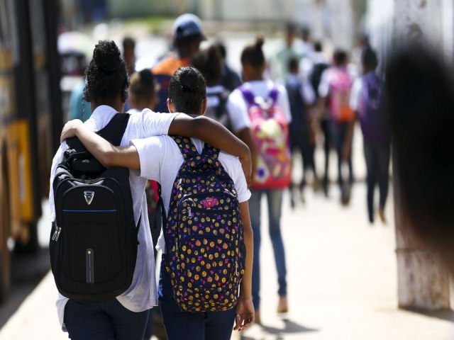 Violncia nas escolas: como falar com crianas e adolescentes