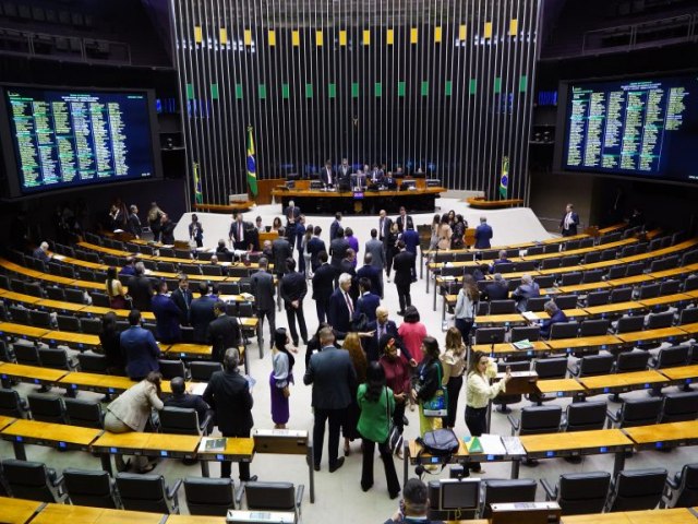 Congresso cria CPMI para investigar tentativa de golpe de 8 de janeiro