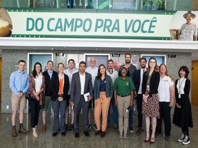 CNA recebe comitiva de produtores de cinco pases