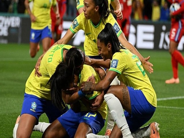 Brasil goleia o Panam e assume liderana do Grupo F da Copa