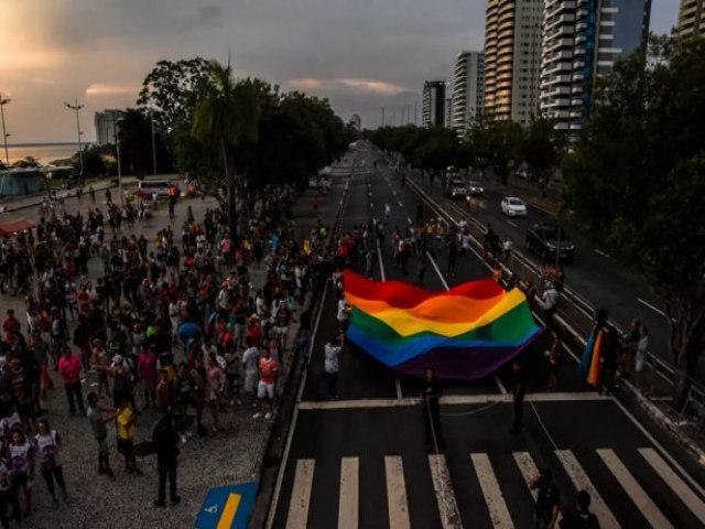 STF cobra explicao de deputados do AM sobre proibio na Parada LGBT+