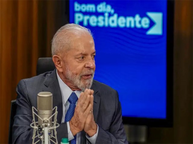 Lula pergunta para me de 5 filhos: quando vai fechar a porteira, companheira?