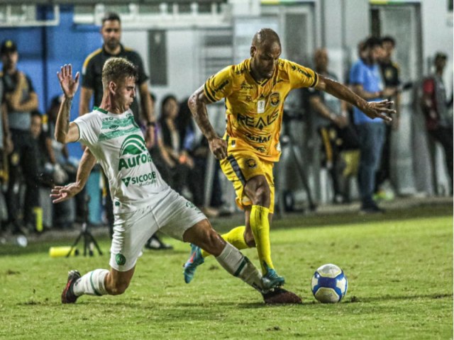 Amazonas perde para a Chapecoense em Manaus e fica em 13 lugar