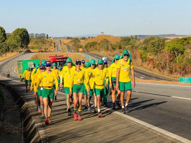 Atletas iniciam Caminhada Ecolgica com foco na preservao do Cerrado e do Rio Araguaia