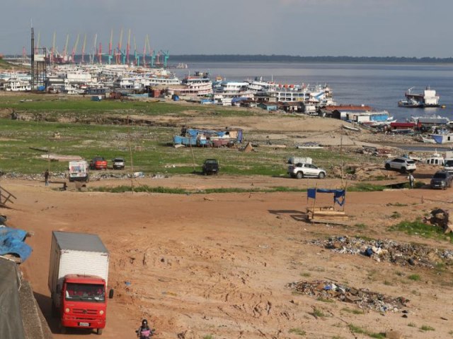 Seca do Rio Negro  recorde e chuvas so insuficientes para ench-lo