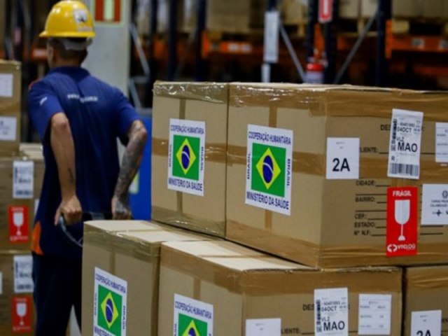 Ministrio envia kits de remdios para pessoas afetas pela seca no Amazonas