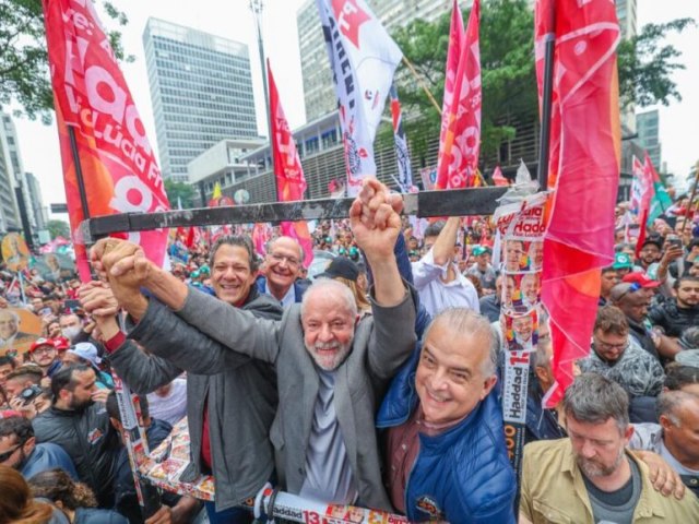 ELEIES 2022 POLTICA Ipec: Lula chega a 51% e deve vencer no domingo