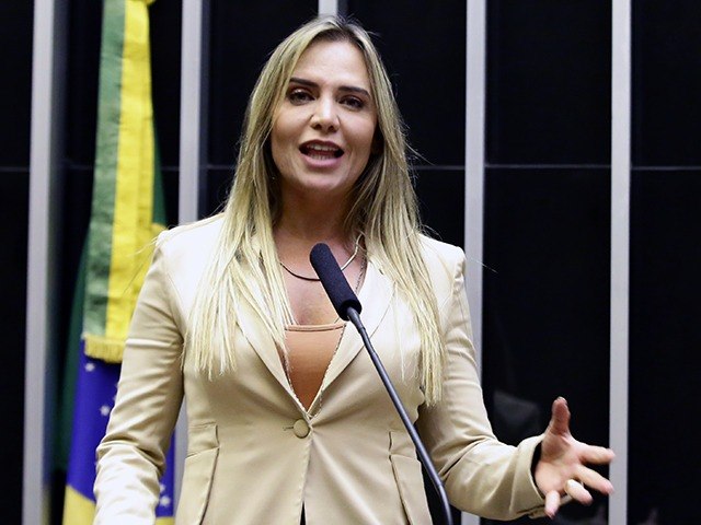 Governadora em exerccio do DF afirma que Bolsonaro poderia ter contido manifestaes golpistas