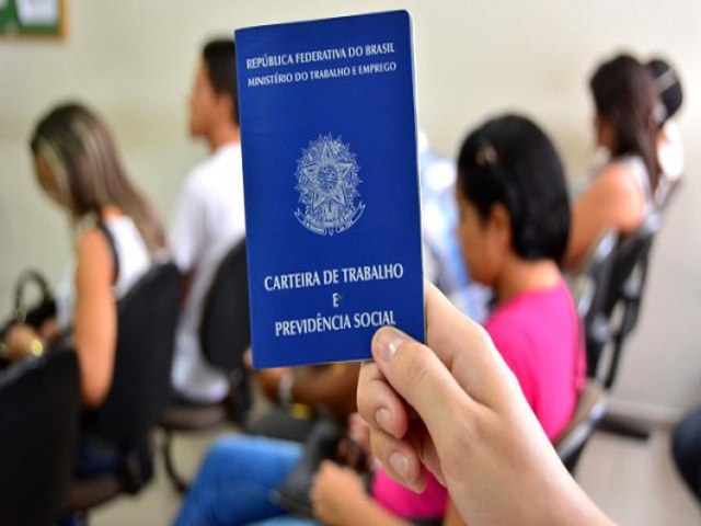 Emprego: Aparecida oferece 430 vagas