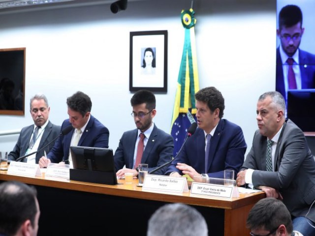 Cmara instala CPIs para investigar o MST, fraude na Americanas e manipulao no futebol