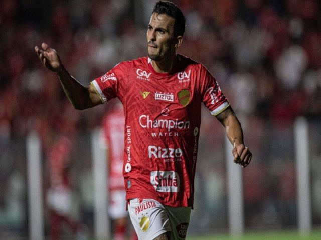 Com gol de Guilherme Parede, Vila Nova vence Ituano em casa e segue invicto na Srie B