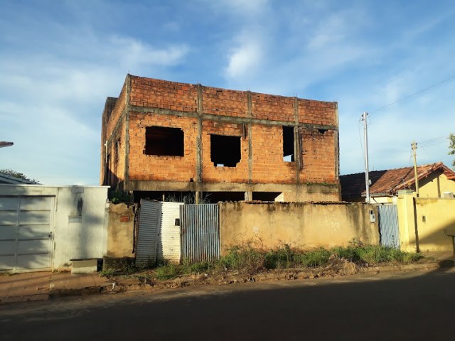 VENDEMOS ESTE PREDINHO INACABADO  ITAPURANGA -GOIAS - BRASIL 