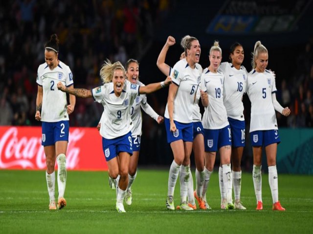 Por que jogadoras da Inglaterra pediram para no jogar Copa do Mundo com calo branco