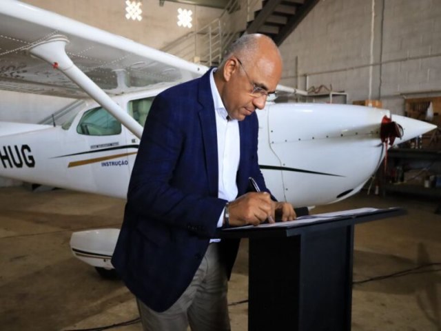 Rogrio Cruz regulamenta o Polo Aeronutico de Goinia para atrair novas empresas com incentivos fiscais municipais