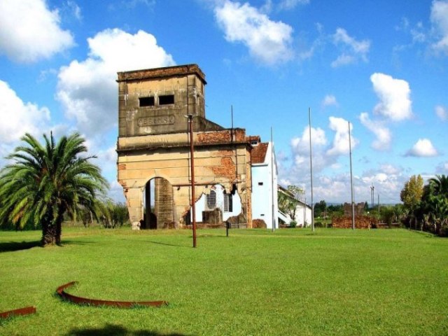 Museu guarda documentos molhados em frigorfico no RS