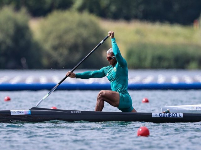 Isaquias faz timo fim de prova e conquista a prata na canoagem C1 1000 m