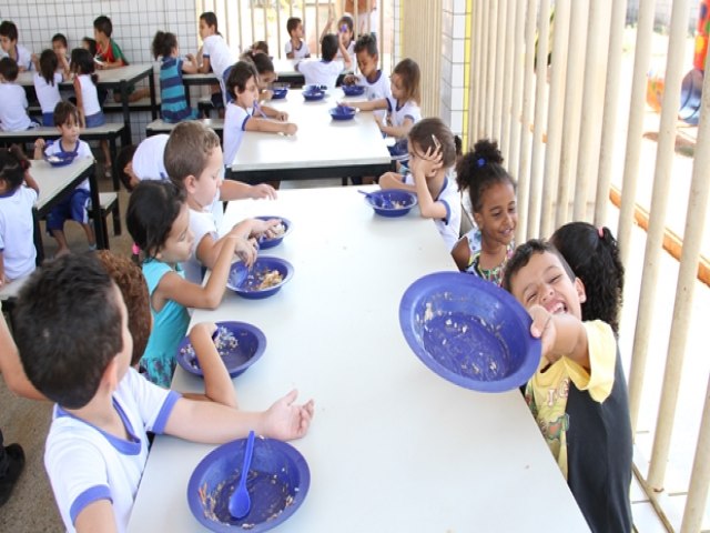 TCM atende pedido da Prefeitura e prorroga prazo da resposta de denncia sobre falta merenda nas escolas