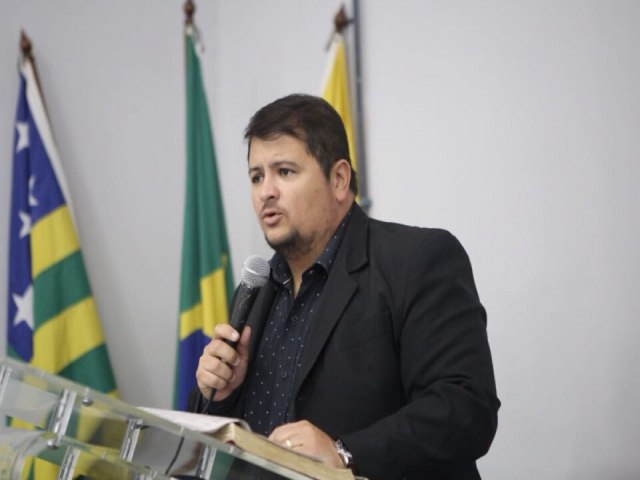 Terceiro colocado em Aparecida, Panda diz que vai definir voto em breve