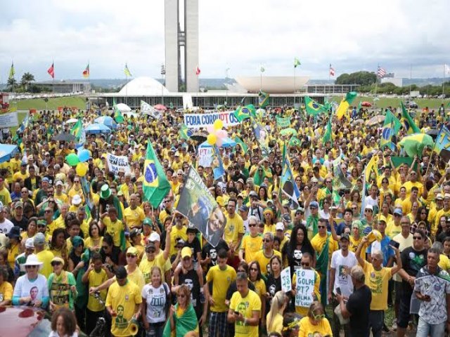 Bolsonaro cogita fazer grande manifestao em Goinia ainda neste semestre