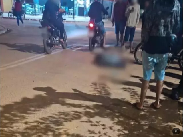 Homem � baleado na cabe�a por dois atiradores emboscados