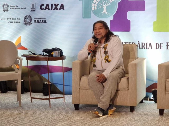 Antes, para ser brasileiro era preciso deixar de ser ind�gena Daniel Munduruku fez um apelo para que os povos ind�genas do Estado n�o desistam da luta..