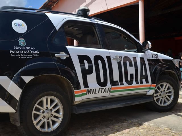 Trs homens e um adolescente foram baleados na madrugada desta quarta-feira, no bairro Tringulo em Juazeiro