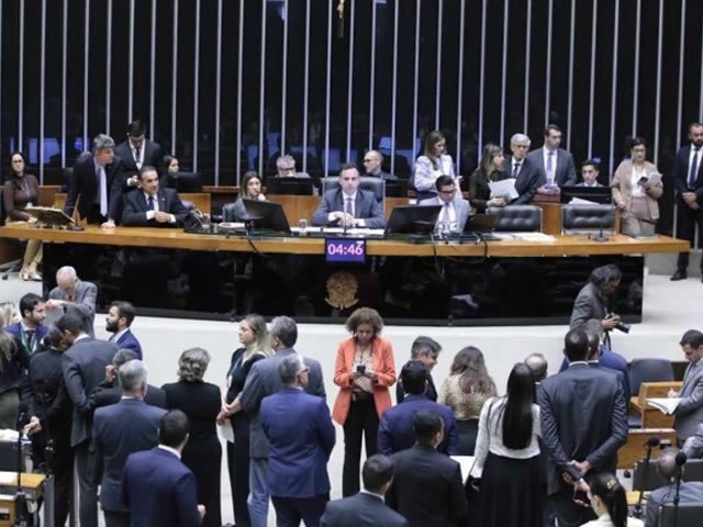 Congresso mantm veto de Bolsonaro que probe criminalizao de fake news