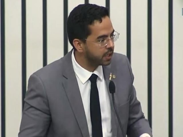 Deputado Davi de Raimundo monitora tramitao de projeto sobre tratamento do autismo no Cear