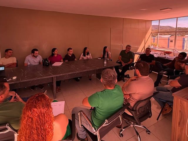 Prefeitura de Farias Brito inicia prepara��o das escutas participativas para o PPA 2026-2029
