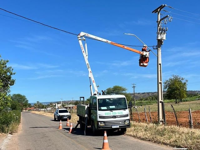 Ilumina Juazeiro Rural tem in�cio no S�tio Carit�, e Cidade Universit�ria recebe moderniza��o com l�mpadas de LED