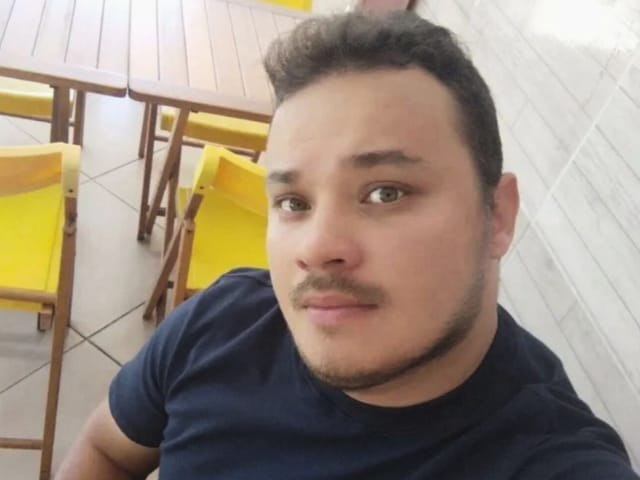 Funcion�rio da Prefeitura de Juazeiro foi morto com quatro tiros em um bar, no bairro Jo�o Cabral