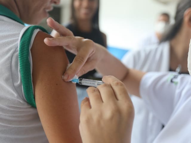 Bairro Novo Juazeiro recebe ponto de vacina��o contra Influenza para grupos priorit�rios