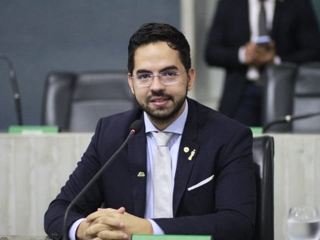 Deputado Davi de Raimund�o antecipa mensagem ao trabalhador pelo dia que lhe � consagrado
