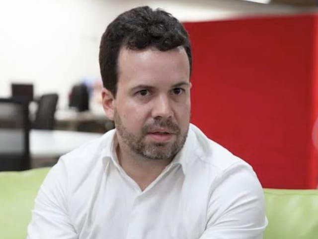 Prefeito Guilherme Saraiva garante piso nacional do magistério para professores temporários da rede municipal