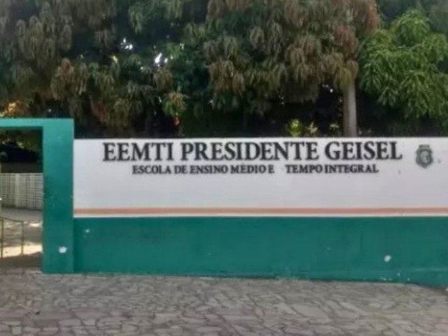 Prefeitura de Juazeiro do Norte decreta luto oficial após acidente com delegação esportiva Prefeitura de Juazeiro do Norte decreta luto oficial após acidente com delegação esportiva