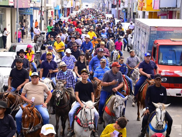 Tradicional cavalgada da Vaquejada de Juazeiro do Norte ter� novo hor�rio este ano