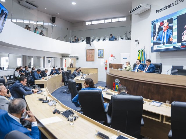 Câmara aprova projeto que prevê diárias para servidores da Educação em sábados letivos e debate revisão da Zona Azul em Juazeiro do Norte Câmara aprova projeto que prevê diárias para servidores da Educação em sábados letivos e debate revisão da Zona Azul em Juazeiro do Norte