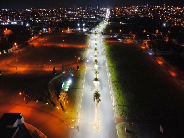 Prefeitura instala nova iluminao de LED no prolongamento da Avenida Joo Amadeu