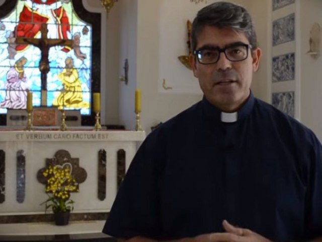 Diocese de Franca dispensa padre que informou que seria pai