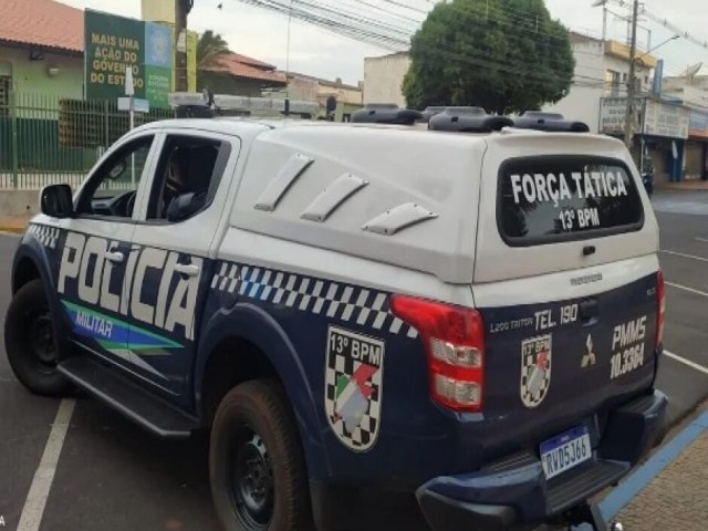 Homem  flagrado tentando furtar carros em estacionamento em frente a mercado