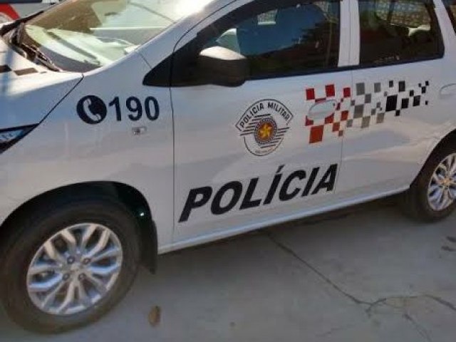 POLCIA MILITAR DE URNIA PRENDE MULHER EM FLAGRANTE POR FURTO 